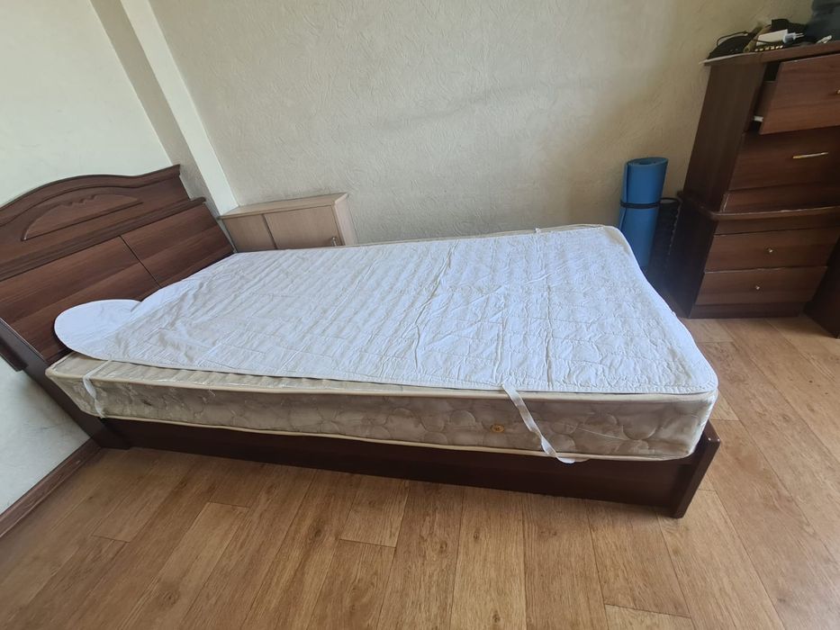 Односпальные кровати с матрасом