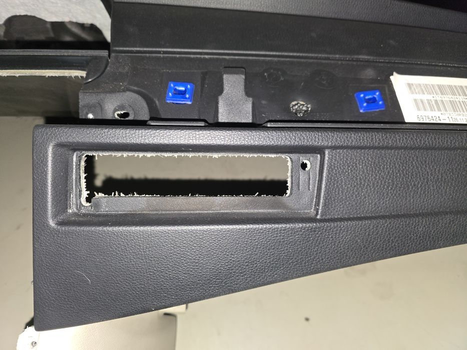 Табло е60 е61 с отвори cup holder