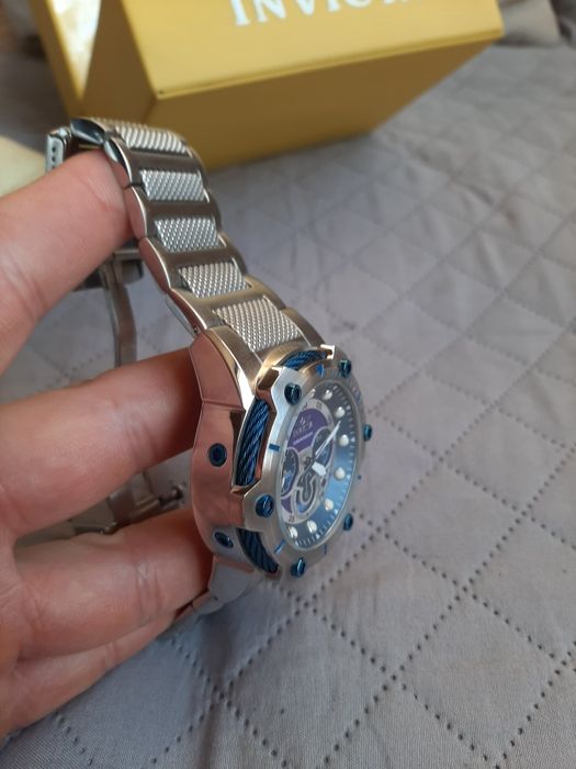 Часовник Invicta bolt
