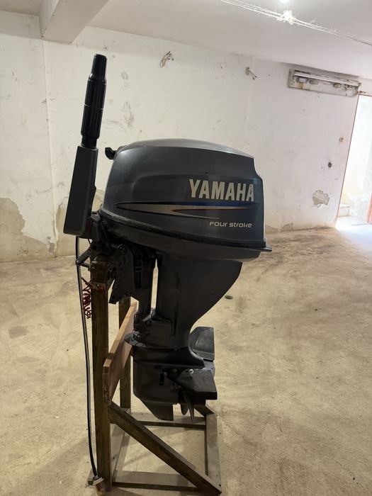 Извънбордов двигател Yamaha 10 кс къс ботуш