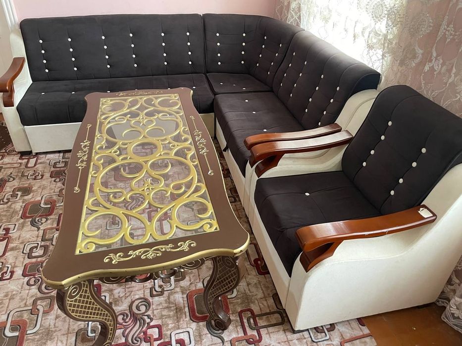 Уголок Диван Стол комплект!!