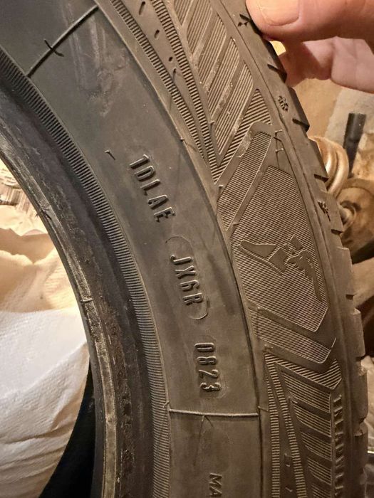 Всесезонни гуми GOODYEAR 195/65/15. ДОТ 23 г