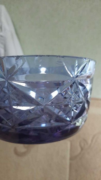 Продам хрустальную вазу