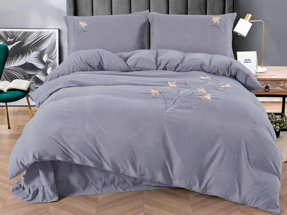 Lenjerie catifea brodata