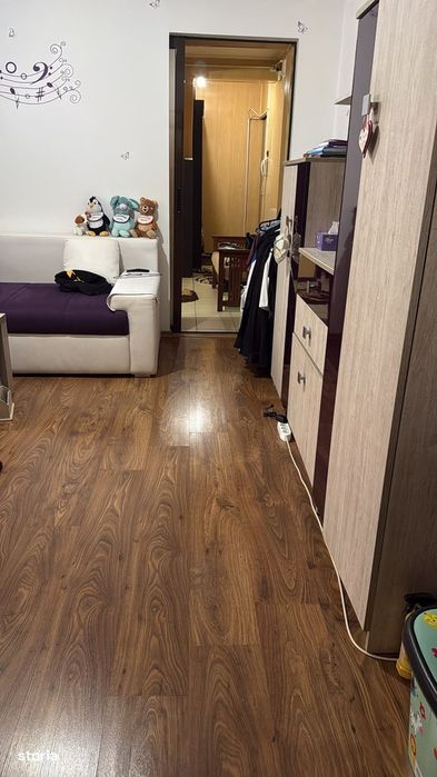 Apartament  2 camere de vânzare,etaj 1,mobilat și utilat