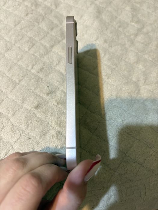 Продам iPhone 13, 128 GB.
