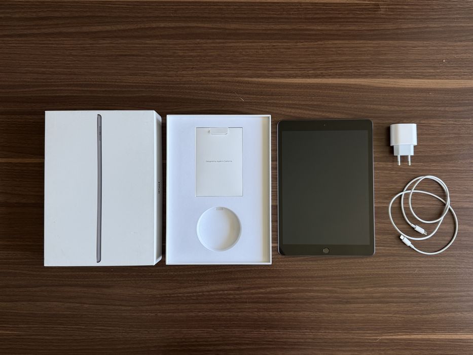 iPad 7 32GB Space Gray на запчасти