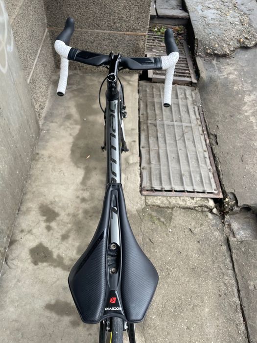 Карбонов шосеен велосипед Specialized Tarmac SL2