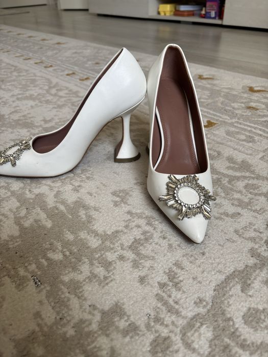 Туфли белые со стразами