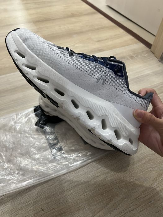 Кроссовки ON Cloudtilt белый