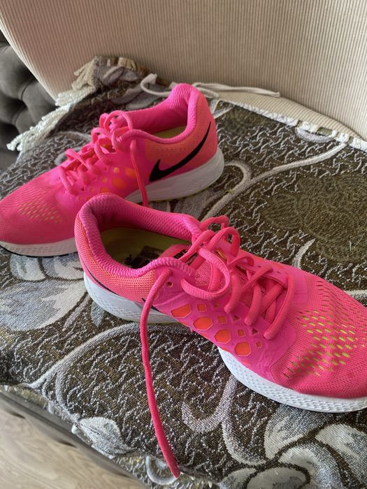 Кроссовки найк розовые