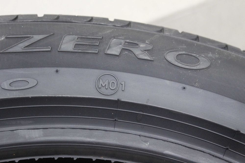 295/40-22 Pirelli Scorpion Zero