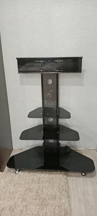 Продам тумбу под телевизор