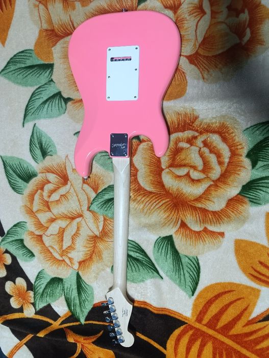 Продается электрогитара Fender