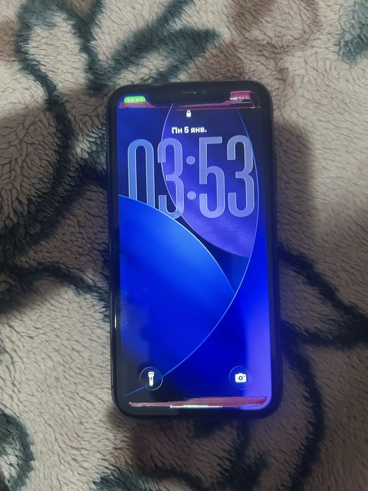 Продам айфон 11