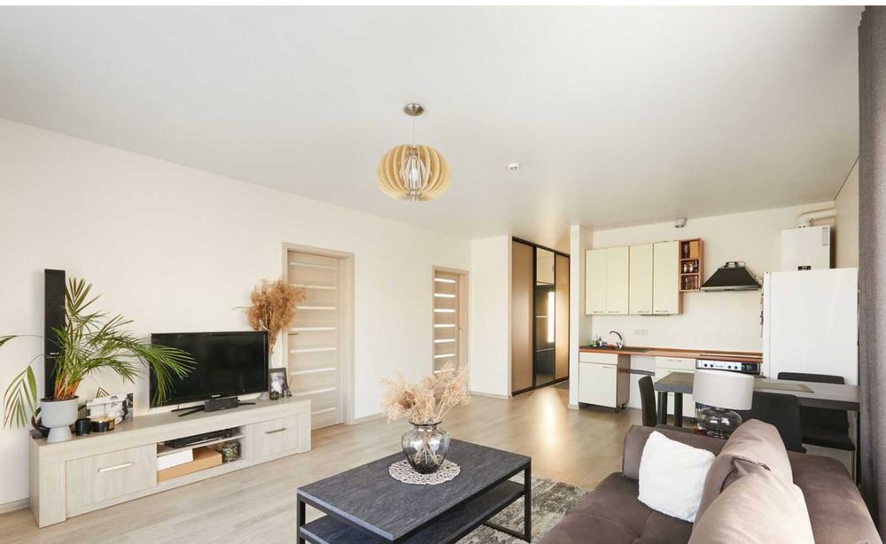 Дава се под наем Тристаен апартамент в Бургас, Сарафово - 98 кв.м за 816 € - Снимка #2