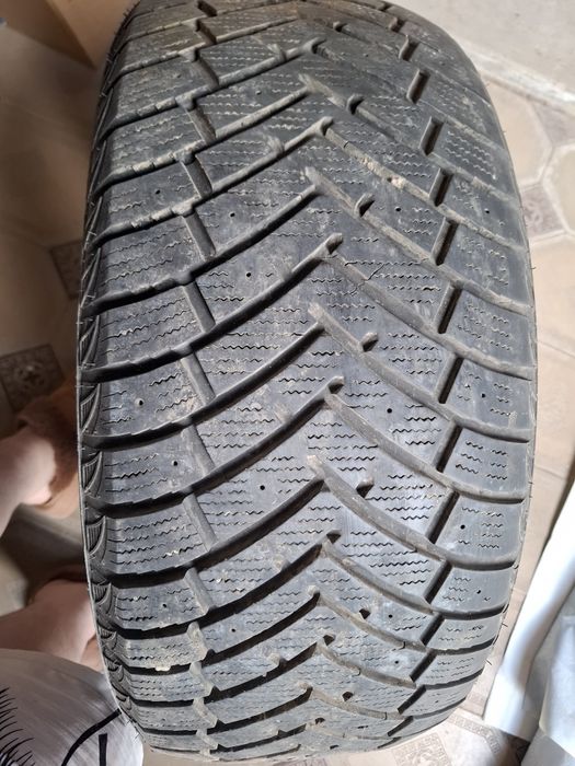 Зимние шины 255/55/R18