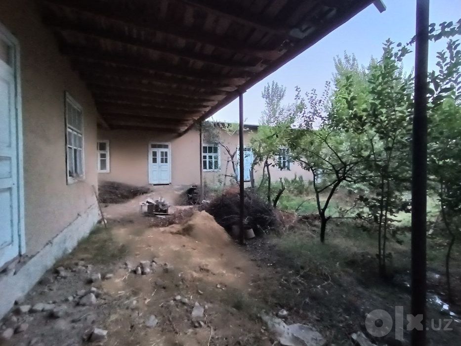 Uchastka sotiladi. 5 sotix. 7 xonali uy