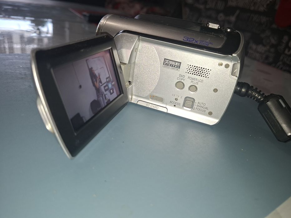 Panasonic SDR-H20,  înregistrare pe HDD 30 gb + slot card SD, 32x zoom