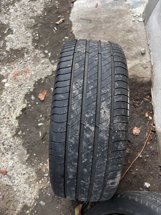 Doua anvelope Michelin Prinacy 4 235 40 R19 ci387