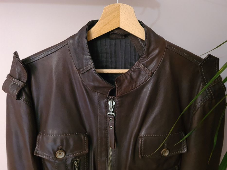 Geaca piele impecabila model deosebit