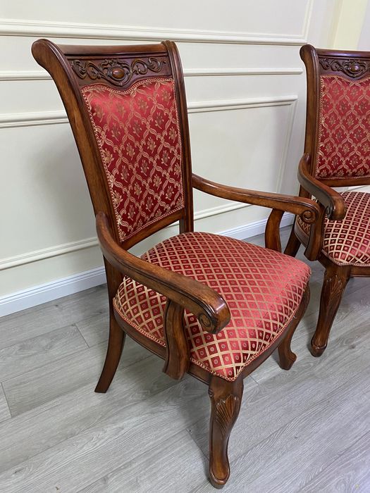 Продам стулья, пр-во Малайзия, материал дерево (карагач)