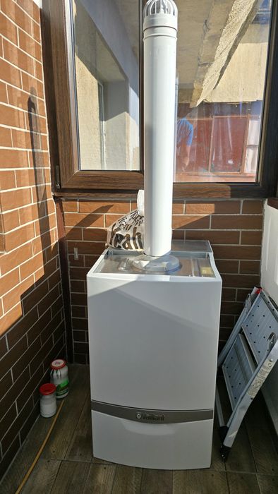 Vând centrală termică Vaillant