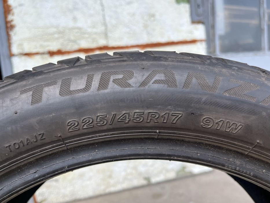 4 бр. летни гуми 225/45/17 Bridgestone DOT 4616 4-4,5 mm