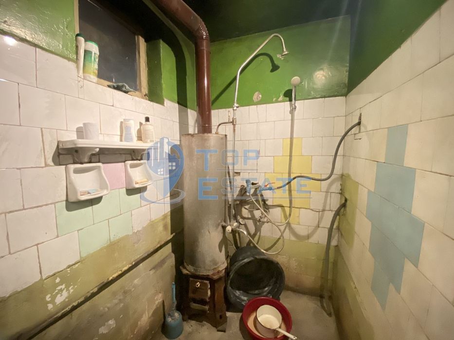 Масивна тухлена къща с гараж в гр. Горна Оряховица, област Велико Тър