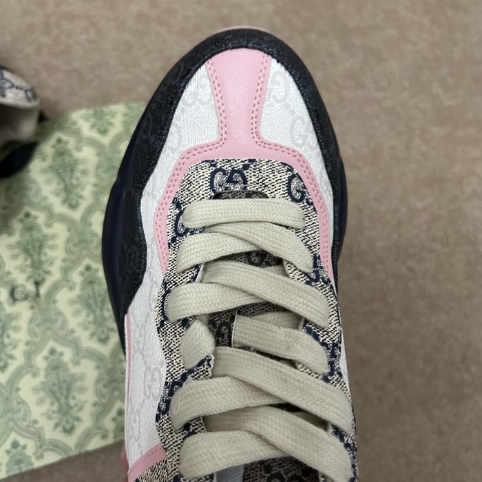 Gucci Rhyton – bej/roz – mărimea 42 (noi)