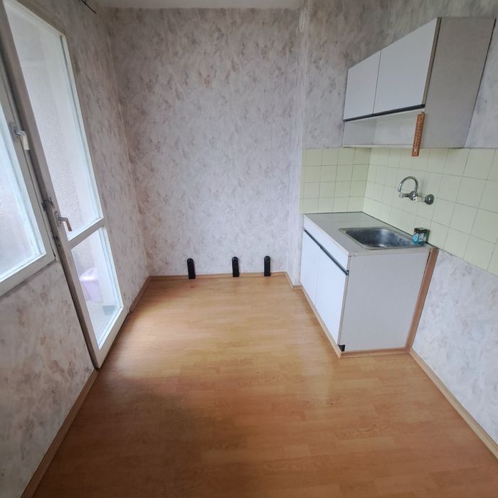 Продава се Двустаен апартамент в Силистра, в.з. Юг - 38 кв.м за 873 €/кв.м - Снимка #5