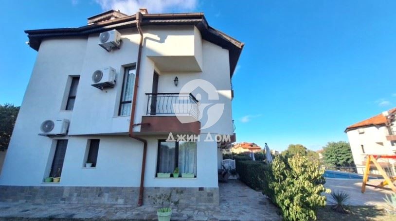 Двуетажна къща с ГЛЕДКА МОРЕ в м-т Буджака, гр. Созопол