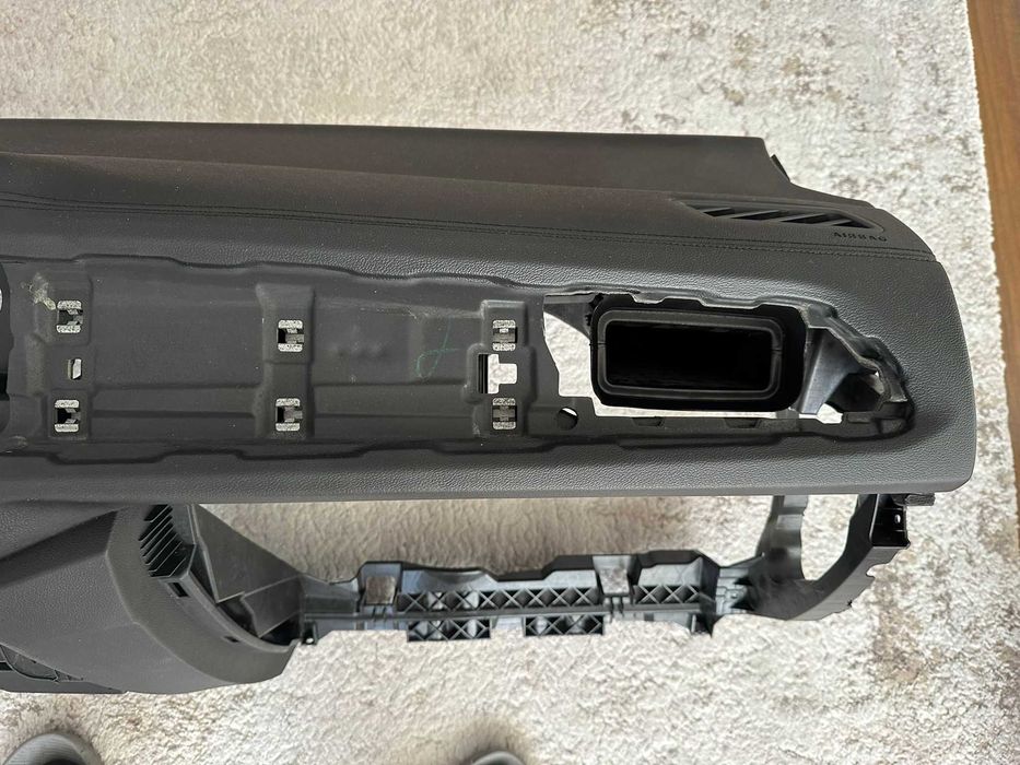 Plansa Bord VW Troc Facelift cu cusatura >2022