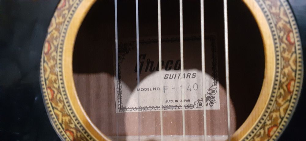 Продается леворукая  акустическая гитара Greco