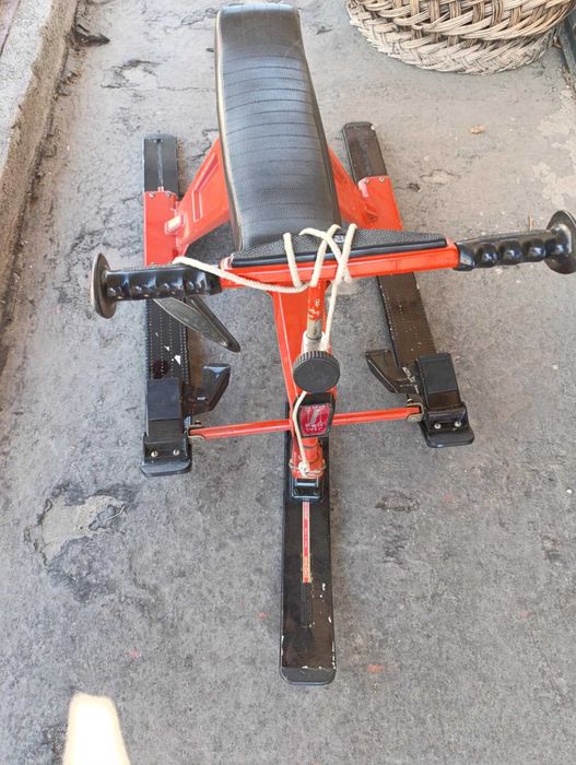 Продавам шейна Чук и Гек