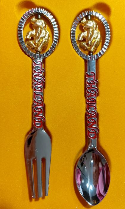 Сувенирные вилка и ложка