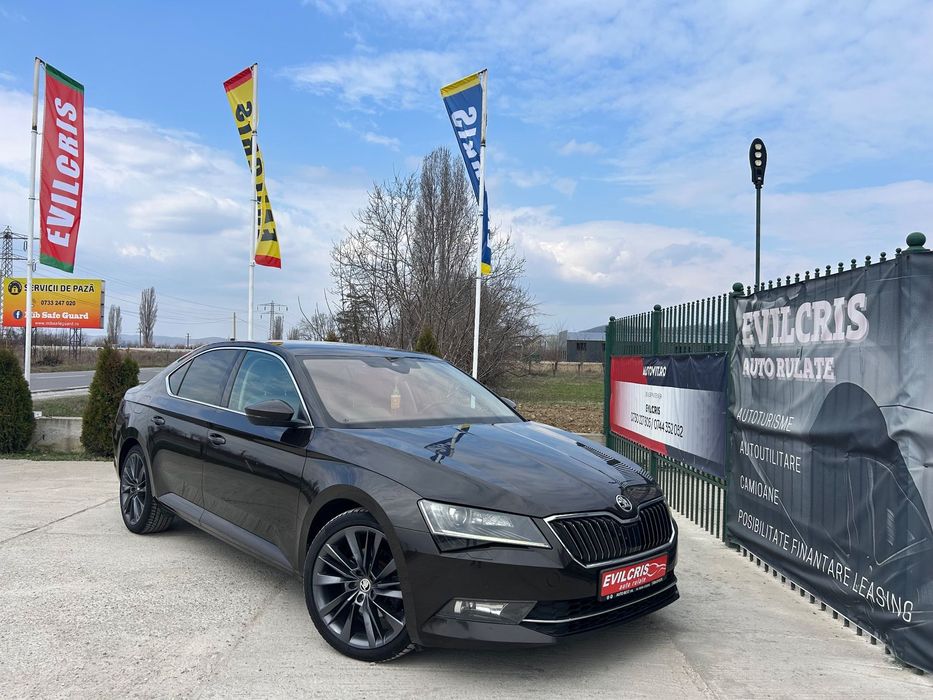 Skoda Superb 4x4/ AUTOMATĂ/ Navigatie/ CANTON/ Pilot automat/ CLIMATRONIC/Perdelute