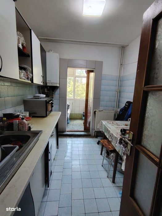 Apartament 3 camere decomandat, zona Calarasilor, etaj 2.