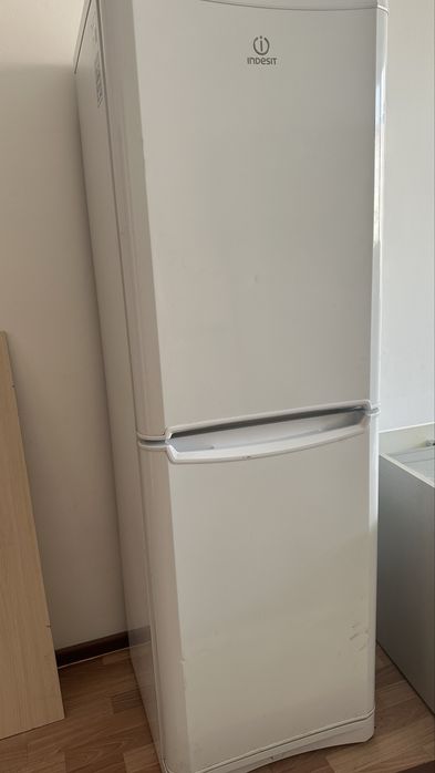 Срочно продам холодильник