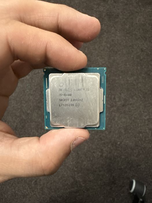 Продаю процеслр i5 8400