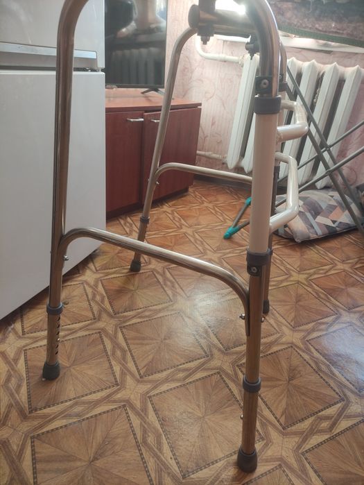 Продам ходунки для взрослых