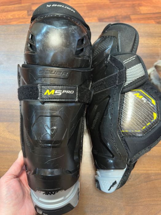 Продам хоккейные щитки 11 размер