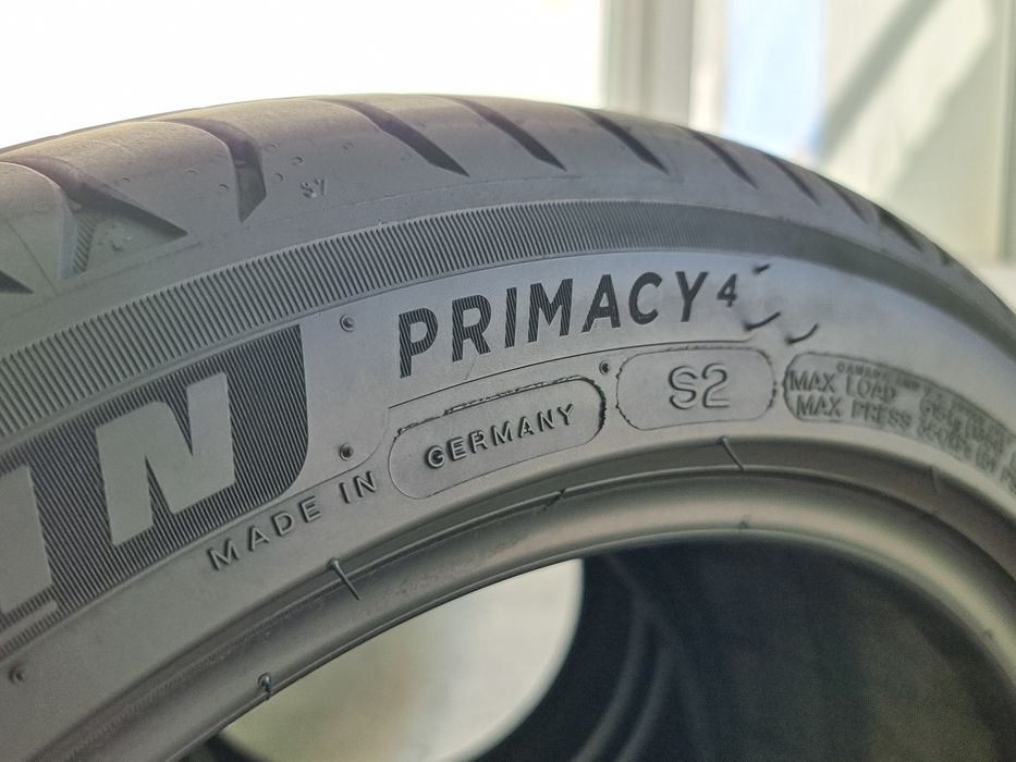 225/45/17 Michelin 4Броя: 210€ 6.4мм