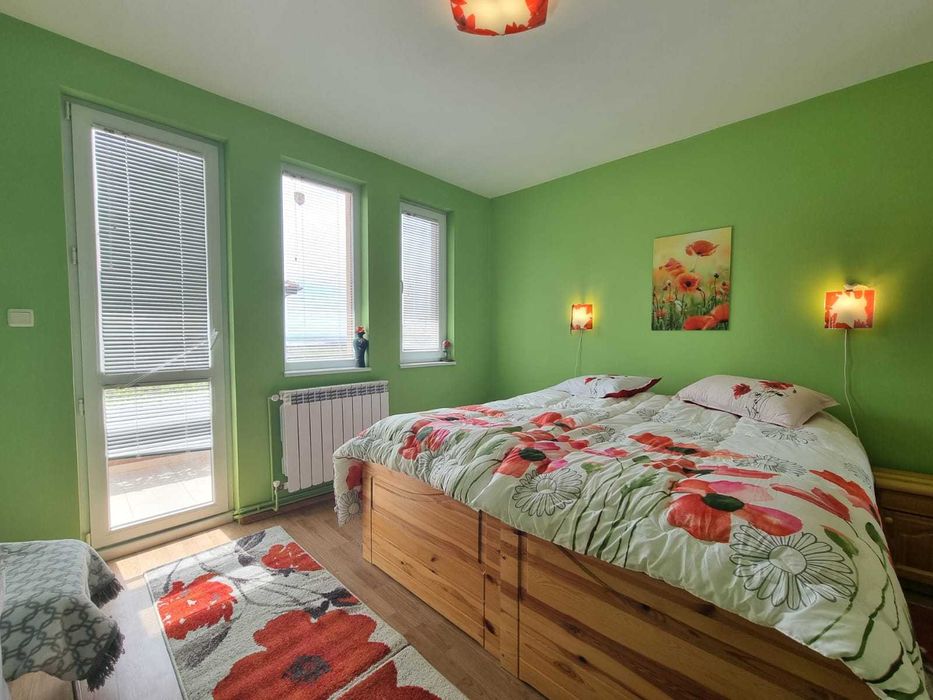 Прекрасна двуетажна къща в с. Кошарица, обл. Бургас