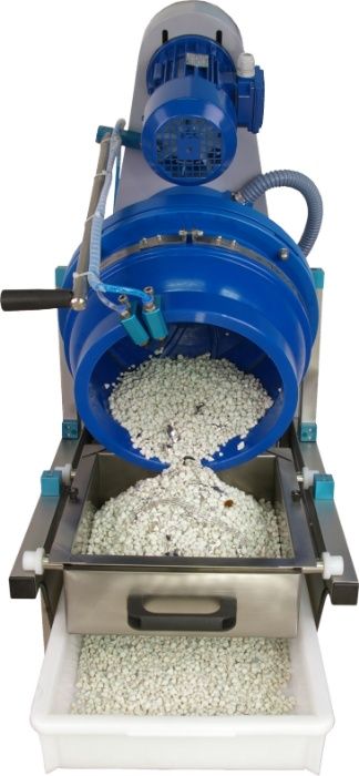 Вибрационни тровални машини за шлифоване и полиране на детайли.