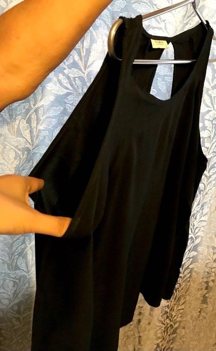 Кофта Pull&Bear

Кофта Pull&Bear (оригинал) с длинными рукавами.