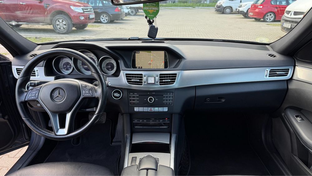 Mercedes Benz E220d E Class an 2015*9G Tronic Led ILS*2.2 CDi 170 CP