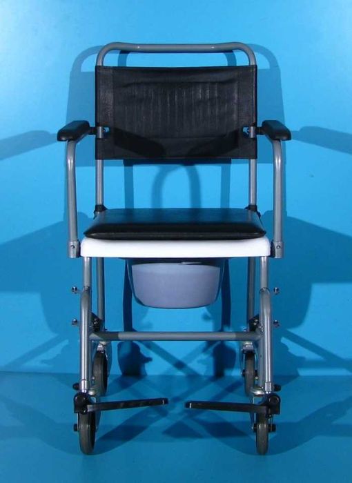 Scaun handicap cu wc si roti  (toaleta) handicap - garantie 12 luni