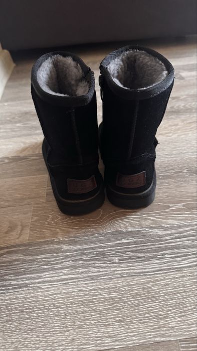 Продаю угги для девочки