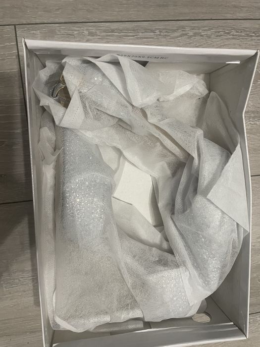 Чисто нови обувки